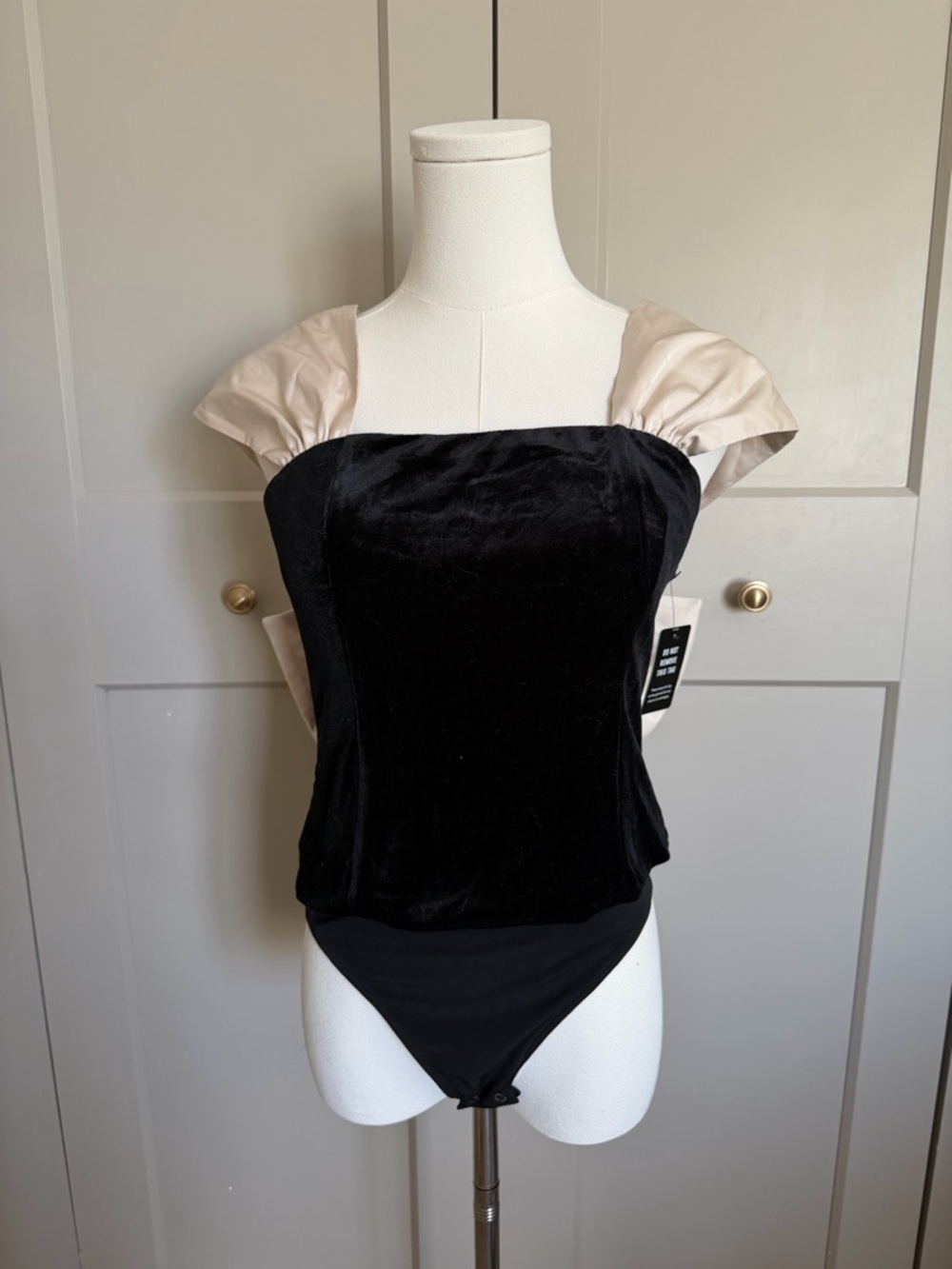 NWT Express black velvet bodysuit satin bow back coquette statement top Size M - Picture 2 of 2